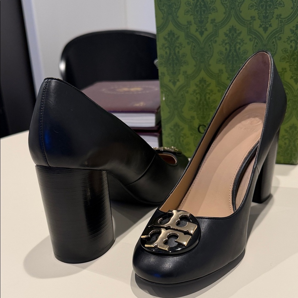 Tory Burch Janey Black Leather Block Heel Pumps - Picture 8 of 12